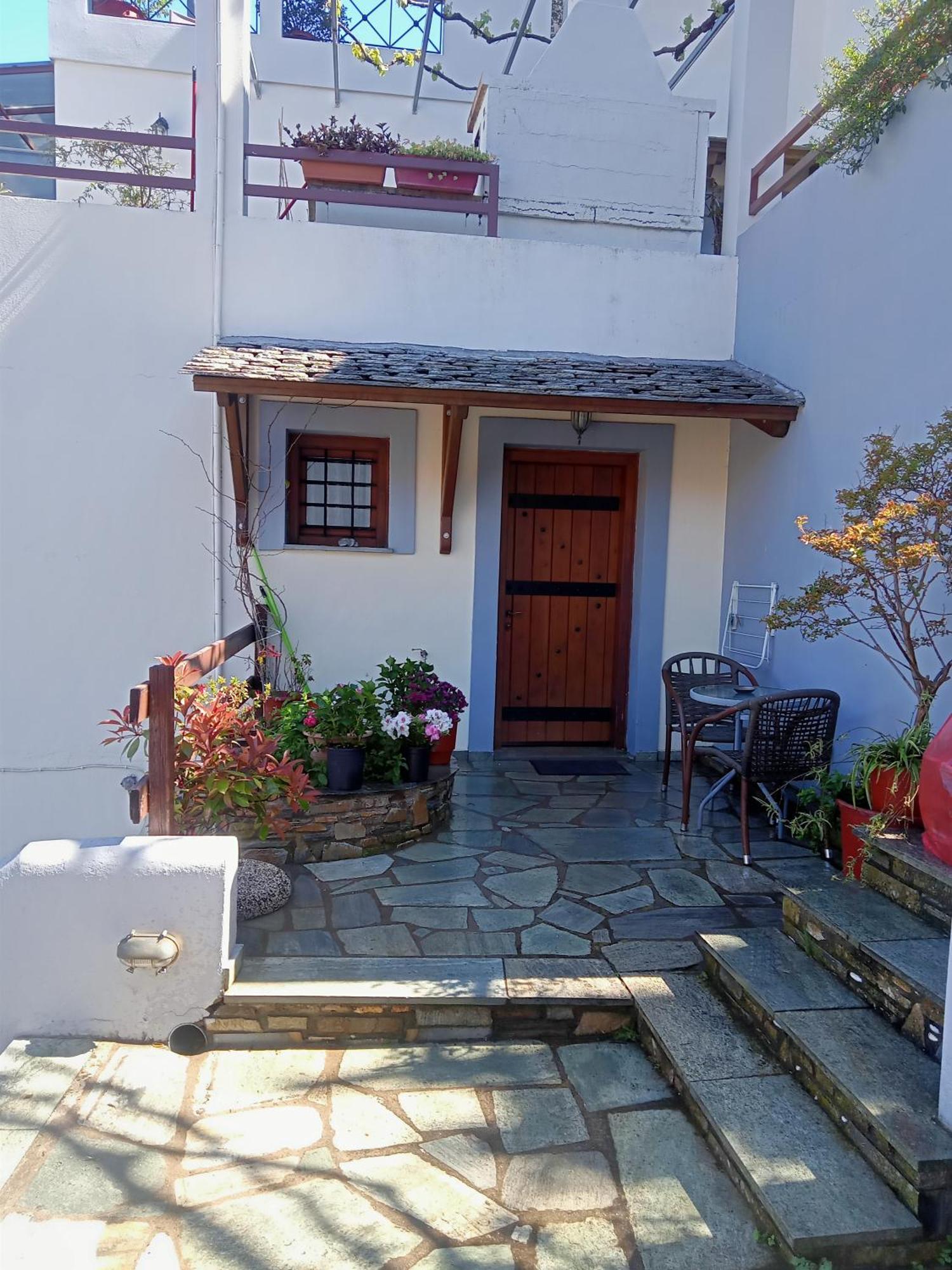 Kallisti Apartment